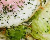 ゆで玉子の代わりに目玉焼きをのせるサラダ作り方2写真