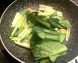 簡単　小松菜とにんにくの中華炒め作り方4写真