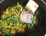 超簡単鯖缶⑦人参葉・人参・鯖缶で飯の友作り方3写真