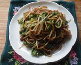 レタスの外葉活用＊太麺焼きそば♪作り方1写真