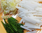 ほっこり♡大根と絹さやのお味噌汁♡作り方1写真