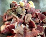 砂ズリ無限ニラもやし炒め 大量 大皿料理作り方3写真