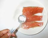鮭のキムチ蒸し♪簡単フライパンで蒸し料理作り方2写真