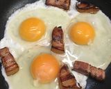 ベーコンと目玉焼き作り方3写真