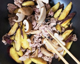 さつまいもと豚コマの生姜焼き作り方4写真