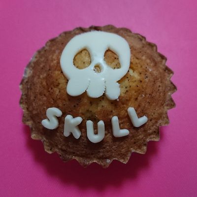 ハロウィン⭐ドクロカップケーキ by ようこkitchen 【クックパッド