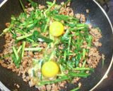 ご飯がすすむ！　簡単♪ニラ玉ミンチ炒め作り方3写真
