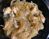 とろとろ卵餡の新感覚親子丼【やきとり缶】作り方3写真