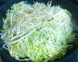 簡単！千切りキャベツ☆そば入りとん平焼き作り方2写真