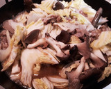 白菜と豚薄切り肉キノコのとろ～り味噌旨煮作り方4写真