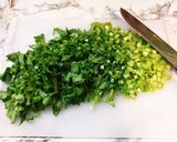 大根の葉の油炒め。皮も葉も♪作り方1写真