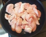 鶏胸肉のニンニクバター醤油炒め‼️作り方3写真