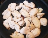 鶏胸肉のニンニクバター醤油炒め‼️作り方4写真