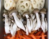 蓮根・しめじ・人参の甘辛黒酢炒め★副菜作り方1写真
