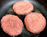 簡単☆しっかり味の煮込みハンバーグ作り方7写真