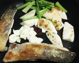 鮭・かぶのシンプルソテー♪すだちで爽やか作り方8写真