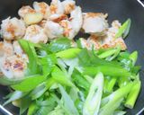 鶏ささみとネギとブロッコリーの塩麹炒め作り方8写真