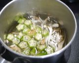 簡単！オクラと舞茸のお味噌汁作り方2写真