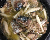 鯖缶で簡単☆鯖とキノコのアヒージョ作り方3写真