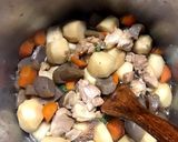 里芋と鶏もも肉の煮物作り方7写真