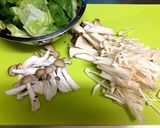 水から煮るキノコ達☆レタス味噌バタスープ作り方1写真