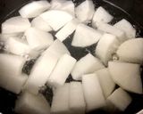 蜂蜜で大根と鶏肉の照り照り煮作り方2写真