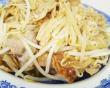 簡単♪もやしえのきと豚バラのバタポン炒め作り方4写真