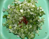 じっくり揚げた鶏のネギソース（油淋鶏）作り方3写真