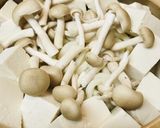 目玉鍋●鶏むね肉と豆腐のうどんなべ作り方2写真
