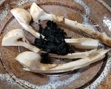 ナガエノスギタケとワカメの焼きキノコ作り方3写真