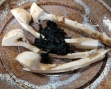 ナガエノスギタケとワカメの焼きキノコ作り方3写真