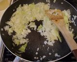 焼きそばの粉で焼き飯(肉なし)作り方1写真