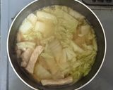 豚ロースと白菜の白味噌汁♡作り方4写真