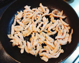 鶏胸肉とじゃが芋の 青椒肉絲 風*:★。作り方3写真