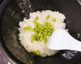 皆大好き♪枝豆こんぶおにぎり(^3^)作り方3写真