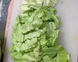 サメとキャベツの味噌マヨ炒め作り方2写真