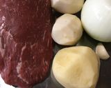 ♪牛もも肉の赤ワイントマト煮込み作り方1写真