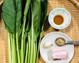 簡単！小松菜とベーコンのニンニク風味炒め作り方1写真