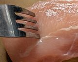 鶏ささみと茄子と叩き梅の和え物作り方2写真