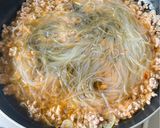 春雨とひき肉といんげんのピリ辛炒め作り方3写真