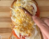 新玉ねぎとトマトの味噌マヨチーズトースト作り方4写真