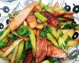簡単に♪セロリと魚肉ソーセージの炒めもの作り方4写真
