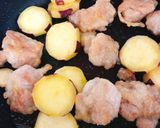 フライパンで簡単♪鶏肉さつまいも甘辛炒め作り方5写真