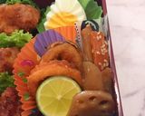 ラッピングおにぎり 唐揚げイカリング弁当作り方7写真
