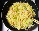 キャベじゃがハムの炒め物作り方12写真