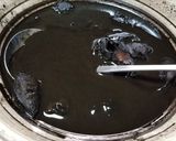 天然キノコのシモコシ等と里芋のイカ墨煮！作り方1写真