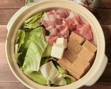 豚肉とキャベツのにんにく味噌バター鍋作り方2写真