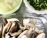 椎茸入と卵の みぞれ和風スープ●簡単作り方1写真
