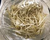 もやしとちくわのゆかり和え作り方1写真