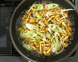 パパっと5分で簡単　なめこの卵とじ丼作り方4写真